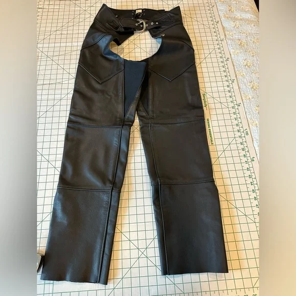 Harley Davidson women’s black leather chaps excellent condition buckle lace up - Picture 15 of 16